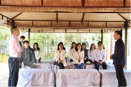 以田园为邻 与清廉为伴丨岳农集团开展党建+工建秋游活动