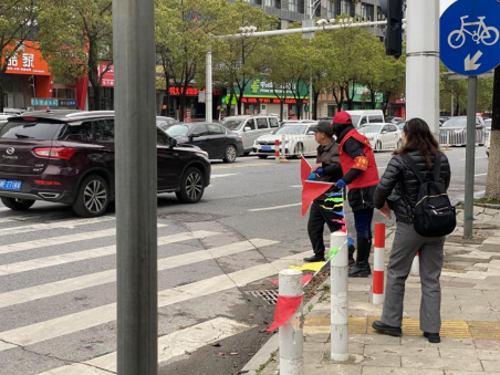 文明创建 | 岳农集团持续开展“交通路口文明劝导”志愿服务活动