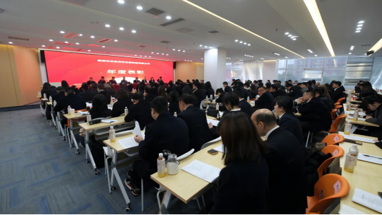 　　岳农集团召开2023年度总结表彰暨2024年誓师大会